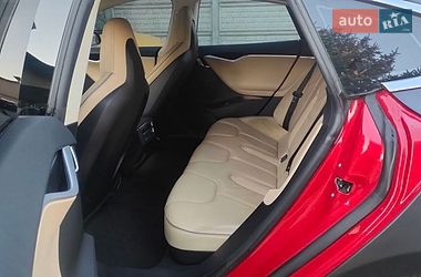 Лифтбек Tesla Model S 2013 в Бучаче