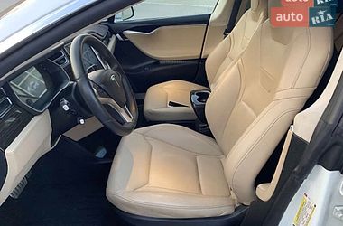 Ліфтбек Tesla Model S 2015 в Бершаді