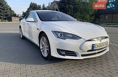 Ліфтбек Tesla Model S 2015 в Бершаді