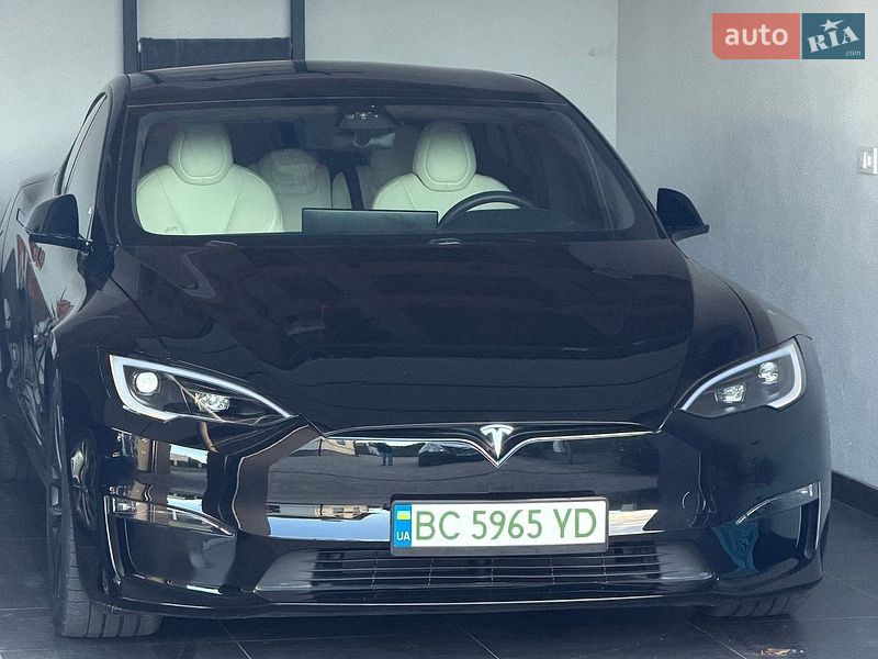 Лифтбек Tesla Model S 2023 в Львове