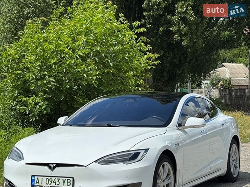 Ліфтбек Tesla Model S 2020 в Києві