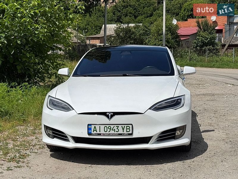 Ліфтбек Tesla Model S 2020 в Києві
