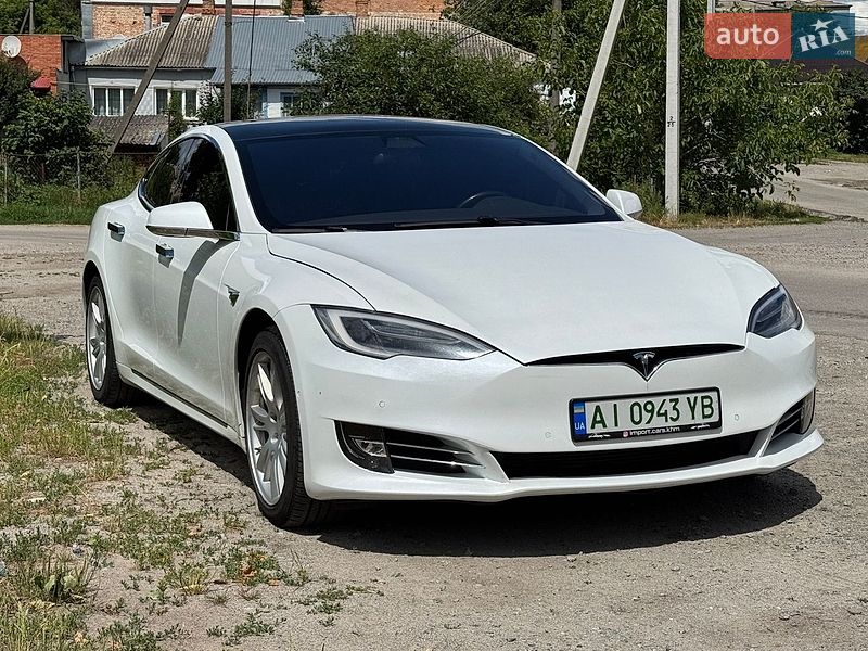 Ліфтбек Tesla Model S 2020 в Києві