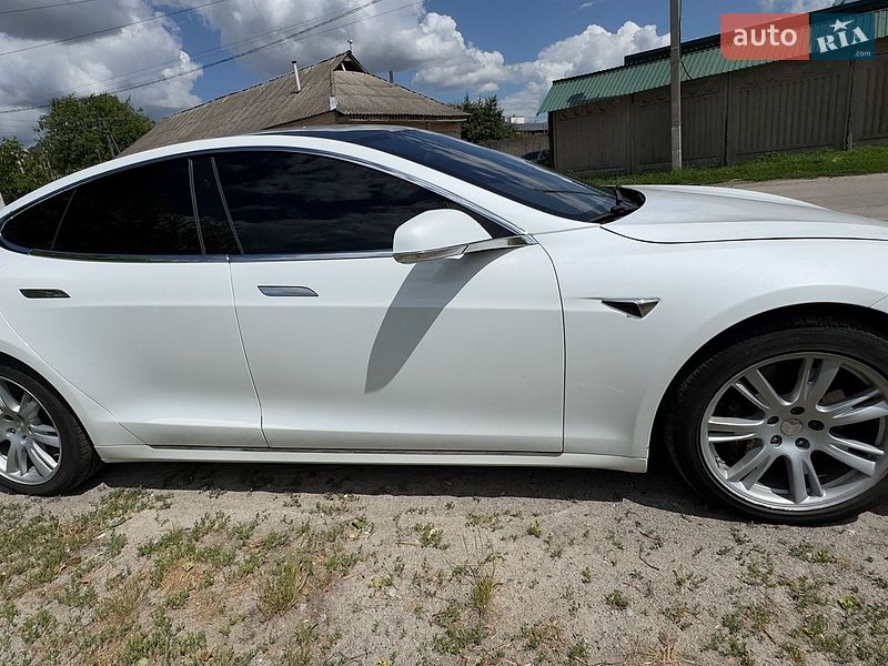 Ліфтбек Tesla Model S 2020 в Києві
