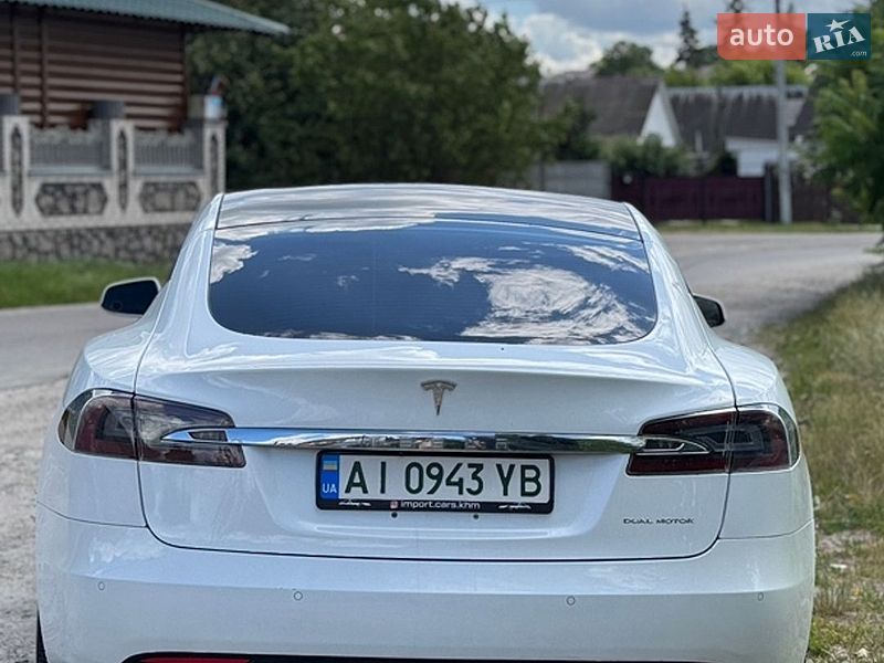 Ліфтбек Tesla Model S 2020 в Києві