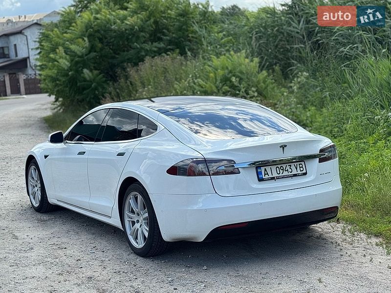 Ліфтбек Tesla Model S 2020 в Києві