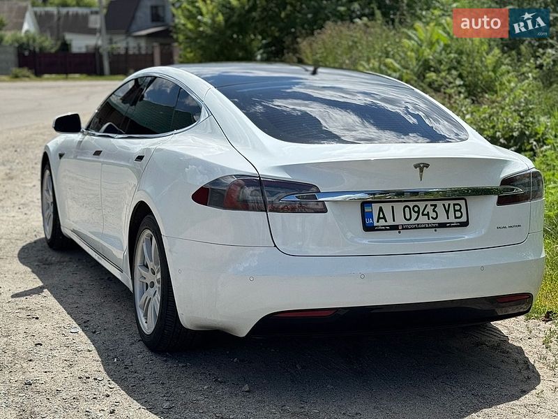 Ліфтбек Tesla Model S 2020 в Києві