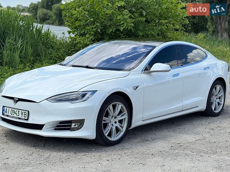 Ліфтбек Tesla Model S 2020 в Києві