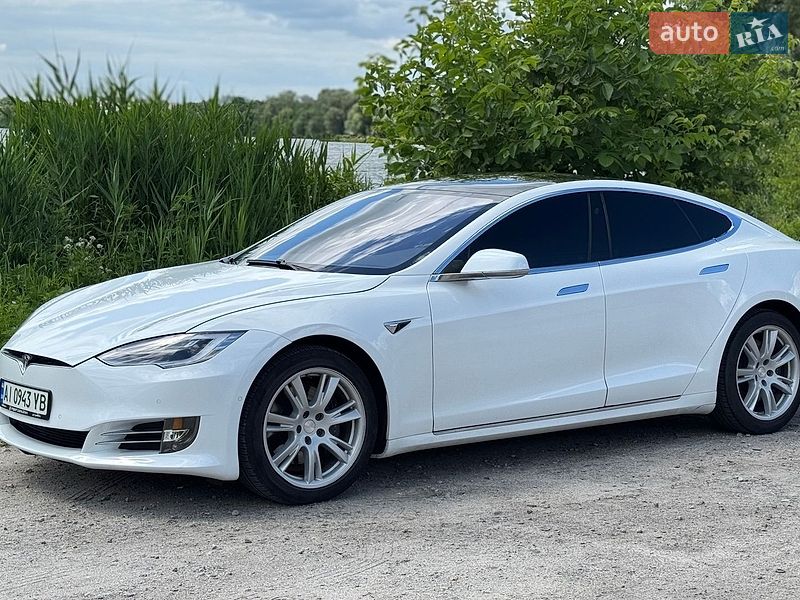 Ліфтбек Tesla Model S 2020 в Києві