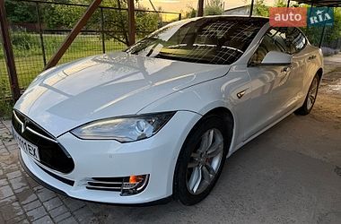 Tesla Model S  2015