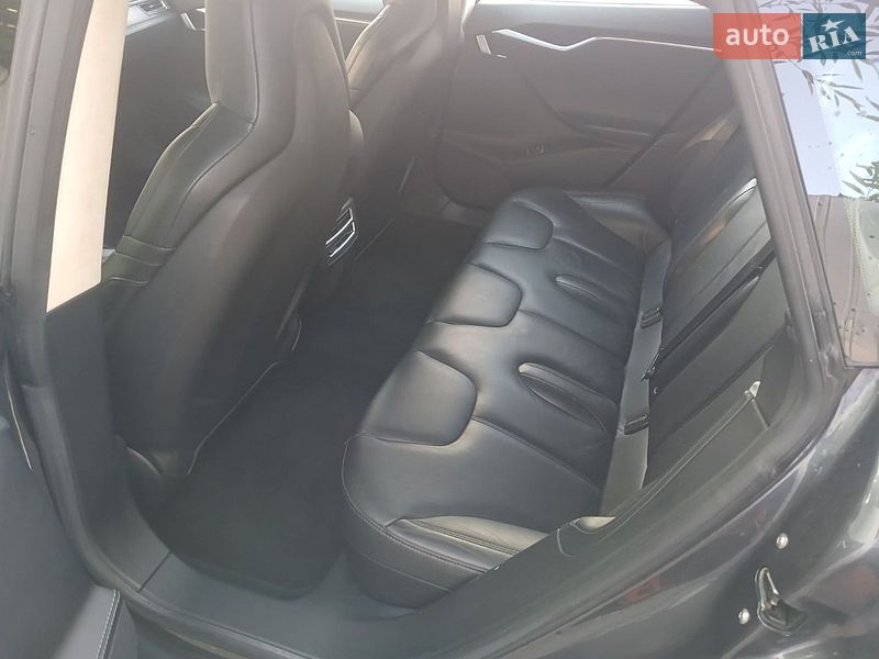 Ліфтбек Tesla Model S 2016 в Львові фото 11 Ліфтбек Tesla Model S 2016 в Львові