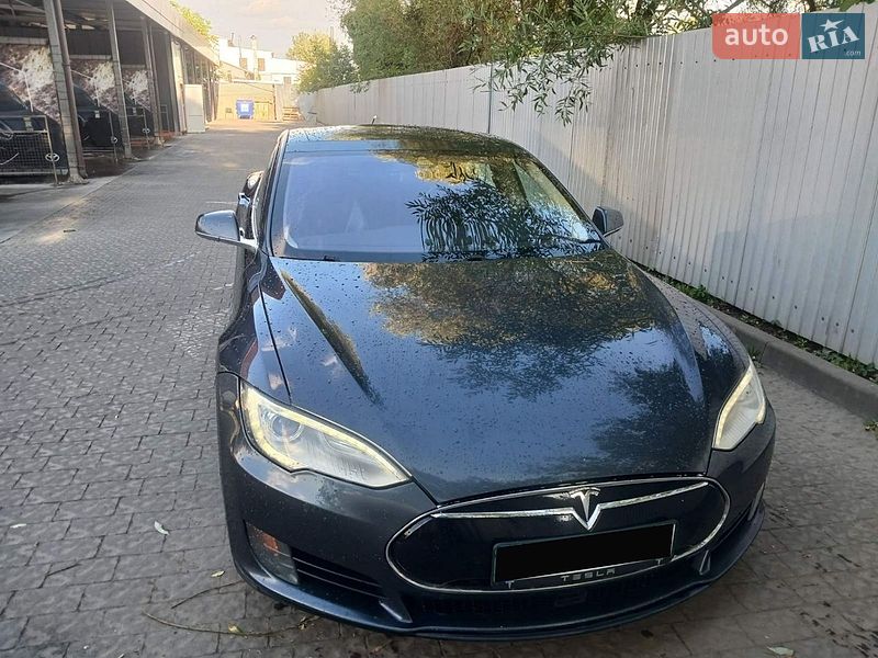 Ліфтбек Tesla Model S 2016 в Львові фото 4 Ліфтбек Tesla Model S 2016 в Львові