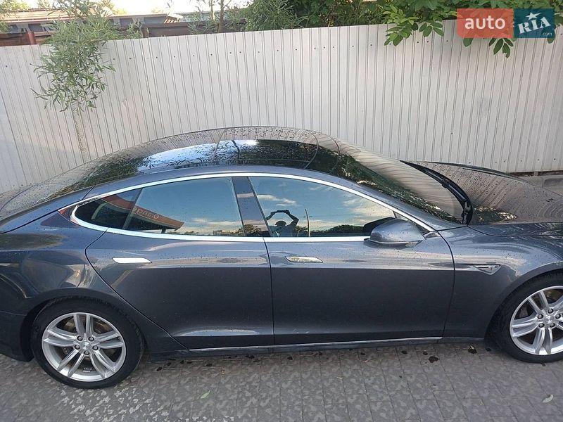 Ліфтбек Tesla Model S 2016 в Львові фото 2 Ліфтбек Tesla Model S 2016 в Львові