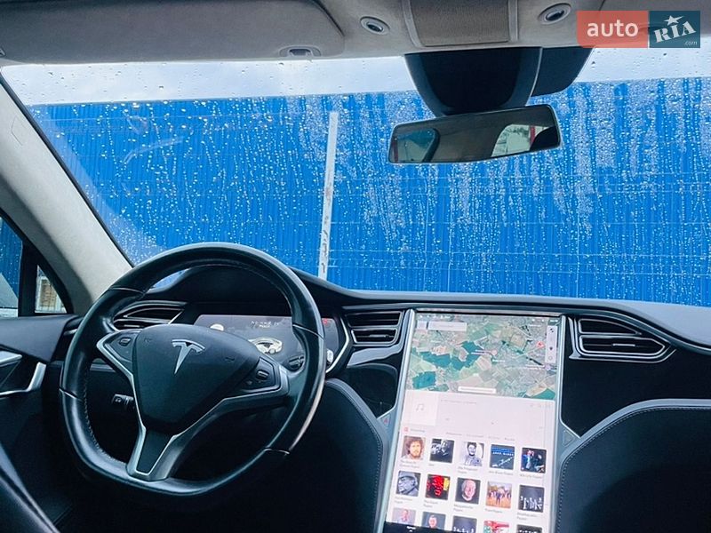 Лифтбек Tesla Model S 2016 в Виннице