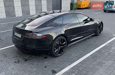 Ліфтбек Tesla Model S 2017 в Львові