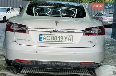 Лифтбек Tesla Model S 2016 в Виннице