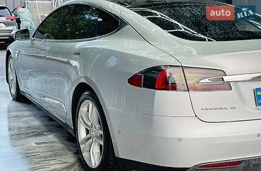 Лифтбек Tesla Model S 2016 в Виннице