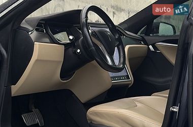 Лифтбек Tesla Model S 2015 в Львове