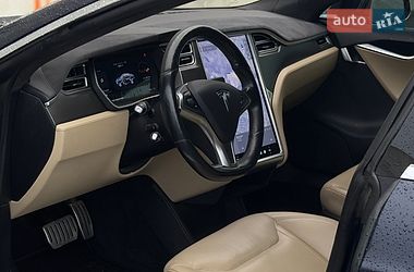 Лифтбек Tesla Model S 2015 в Львове