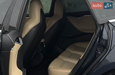 Лифтбек Tesla Model S 2015 в Львове