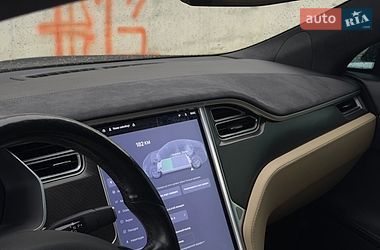 Лифтбек Tesla Model S 2015 в Львове