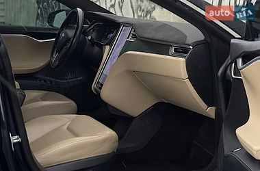 Лифтбек Tesla Model S 2015 в Львове