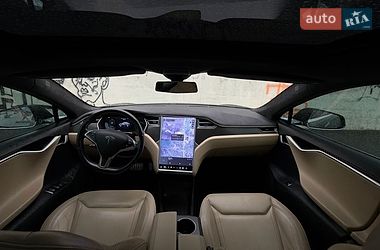 Лифтбек Tesla Model S 2015 в Львове