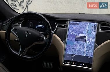 Лифтбек Tesla Model S 2015 в Львове