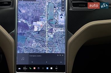Лифтбек Tesla Model S 2015 в Львове