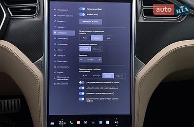 Лифтбек Tesla Model S 2015 в Львове