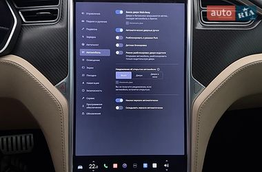 Лифтбек Tesla Model S 2015 в Львове