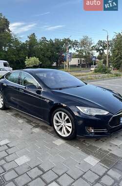 Лифтбек Tesla Model S 2014 в Черкассах Лифтбек Tesla Model S 2014 в Черкассах