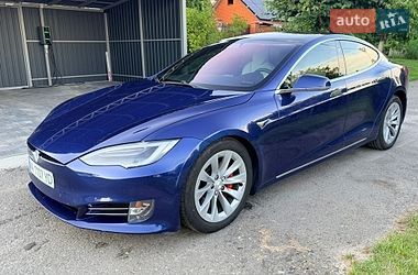 Ліфтбек Tesla Model S 2017 в Києві