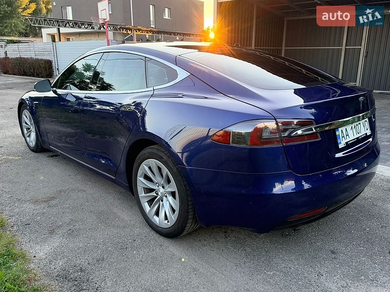 Ліфтбек Tesla Model S 2017 в Києві