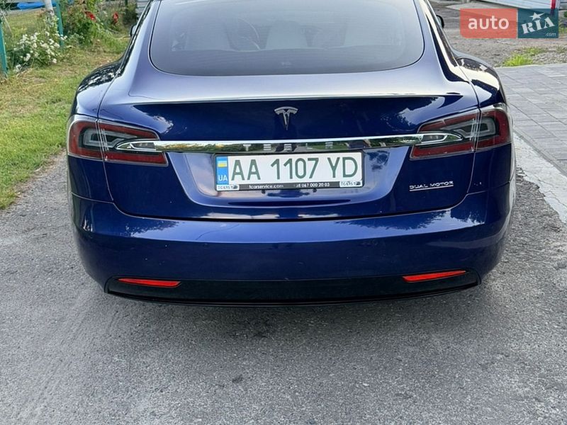 Ліфтбек Tesla Model S 2017 в Києві