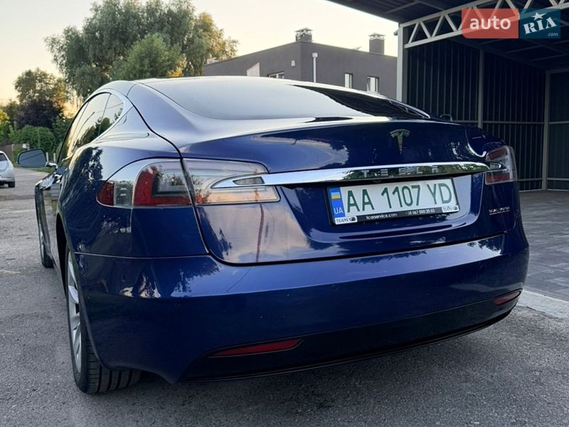 Ліфтбек Tesla Model S 2017 в Києві