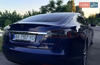 Ліфтбек Tesla Model S 2017 в Києві