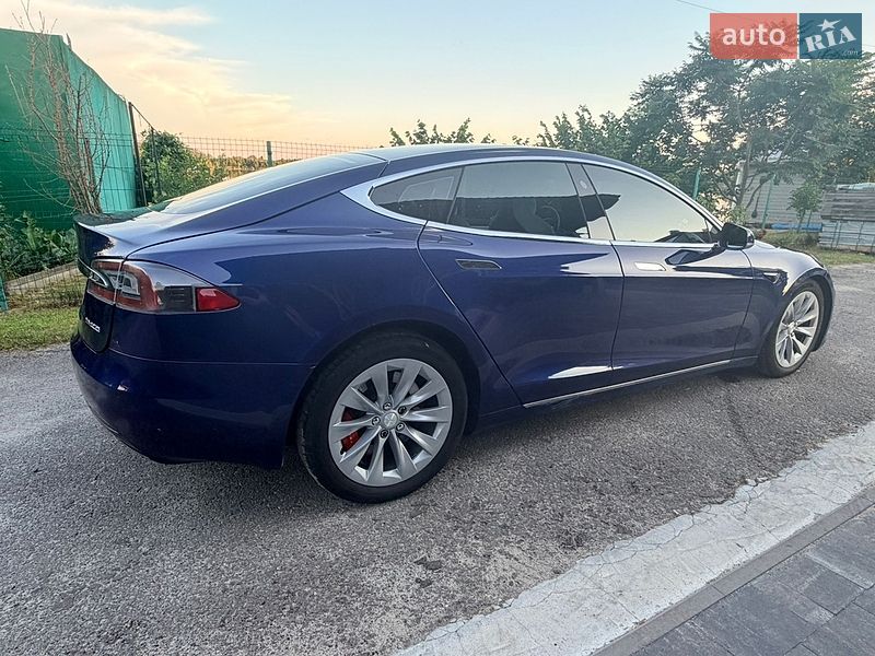 Ліфтбек Tesla Model S 2017 в Києві