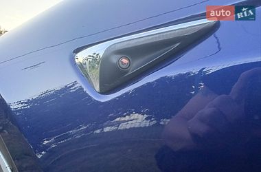 Ліфтбек Tesla Model S 2017 в Києві