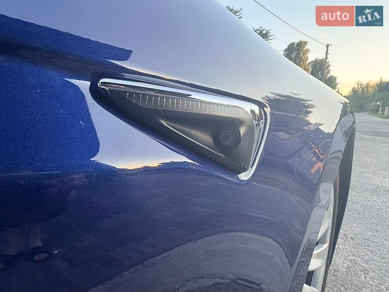 Ліфтбек Tesla Model S 2017 в Києві