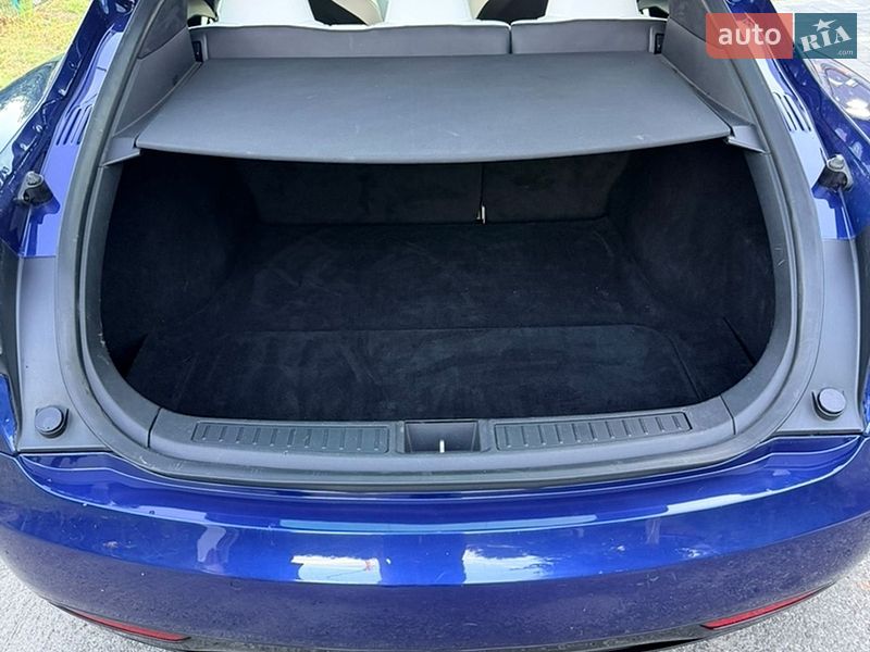 Ліфтбек Tesla Model S 2017 в Києві