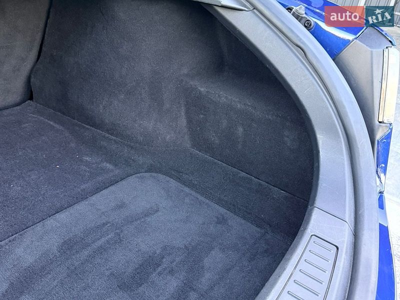 Ліфтбек Tesla Model S 2017 в Києві