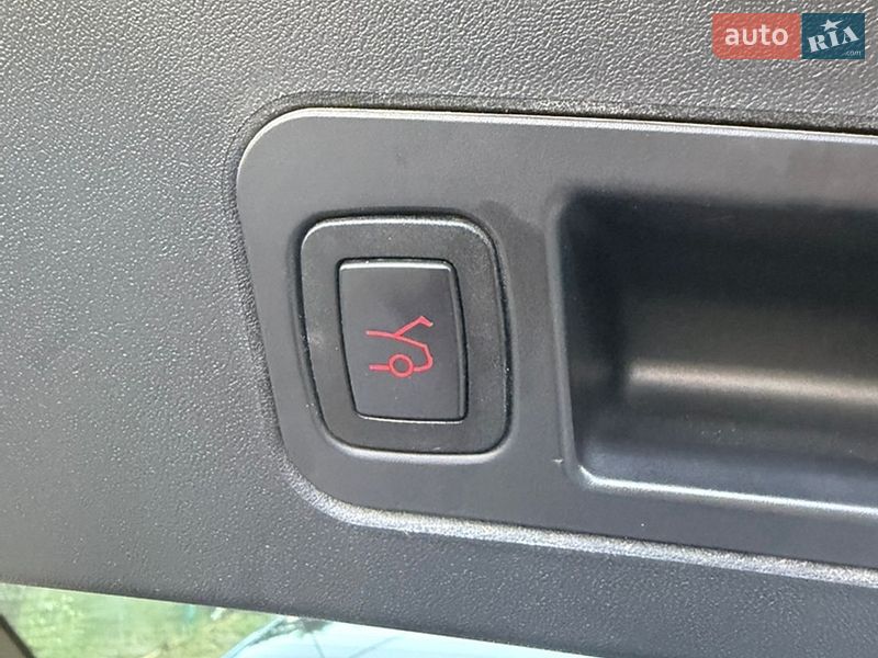 Ліфтбек Tesla Model S 2017 в Києві