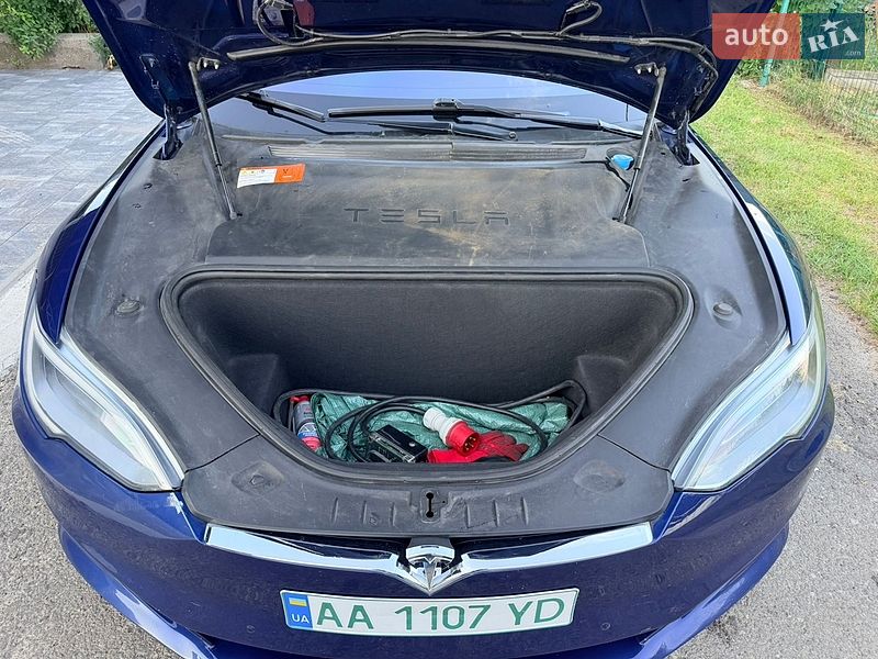 Ліфтбек Tesla Model S 2017 в Києві