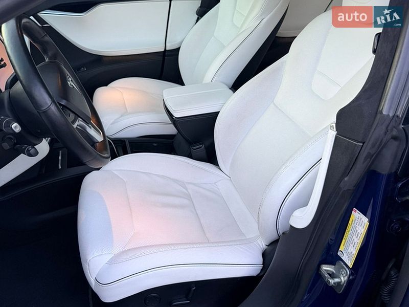 Ліфтбек Tesla Model S 2017 в Києві