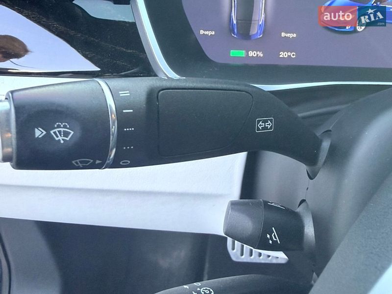 Ліфтбек Tesla Model S 2017 в Києві