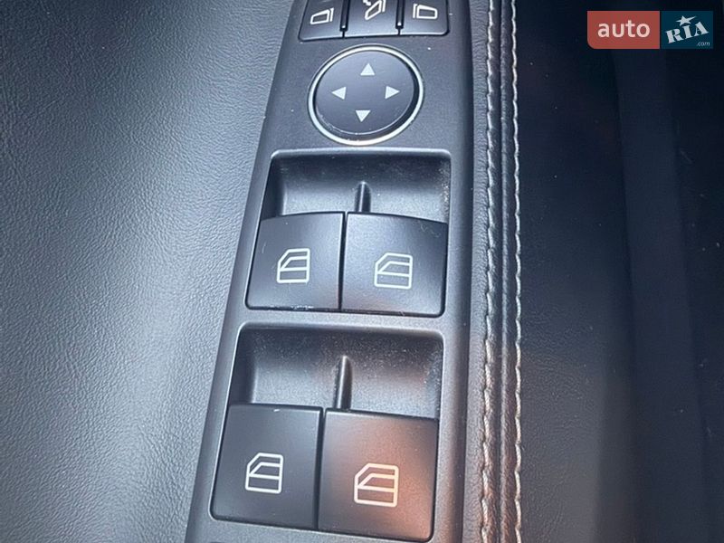 Ліфтбек Tesla Model S 2017 в Києві