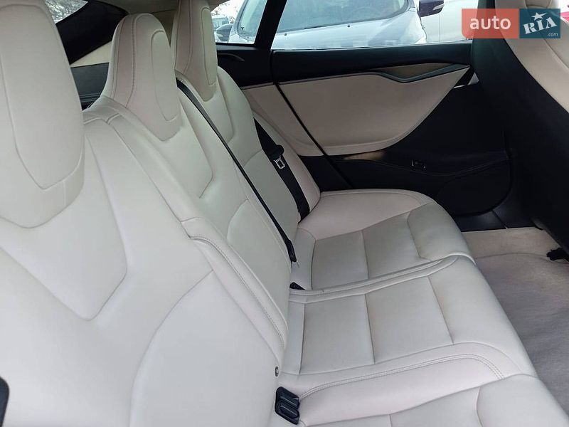 Лифтбек Tesla Model S 2018 в Одессе