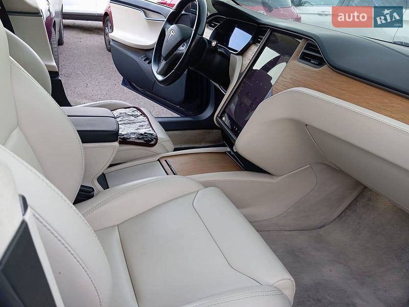 Лифтбек Tesla Model S 2018 в Одессе