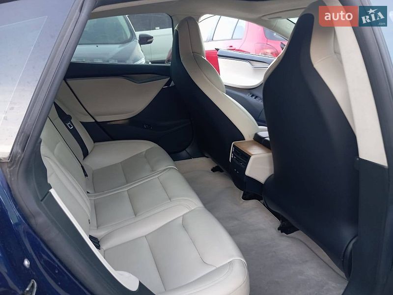Лифтбек Tesla Model S 2018 в Одессе
